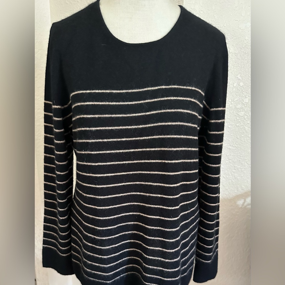 100% cashmere l/s sweater by 41 Hawthorne Sz L